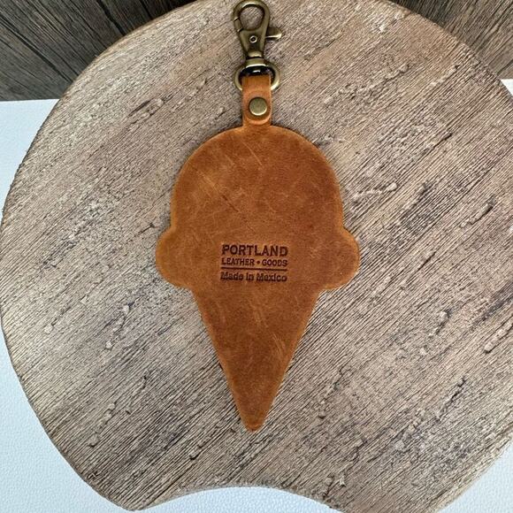 IRIS PORTLAND Leather Ice Cream Scoop Purse Charm FAST SHIP PLG KEYCHAIN - Picture 3 of 3